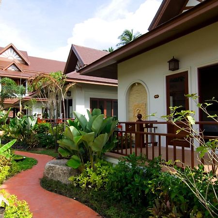 Kanok Buri Resort Lipa Noi Exteriör bild