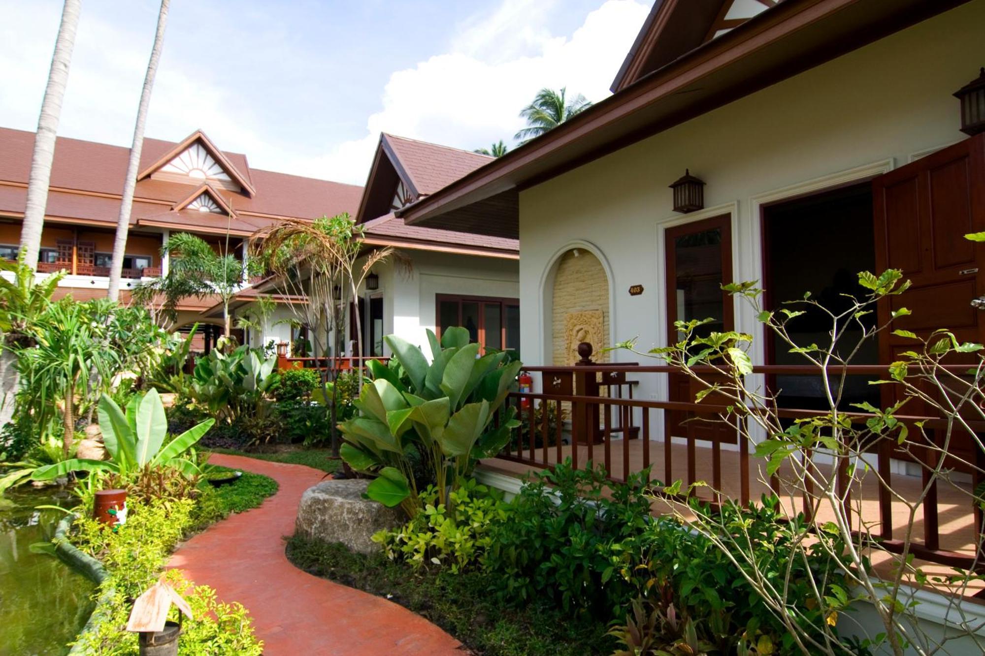 Kanok Buri Resort Lipa Noi Exteriör bild