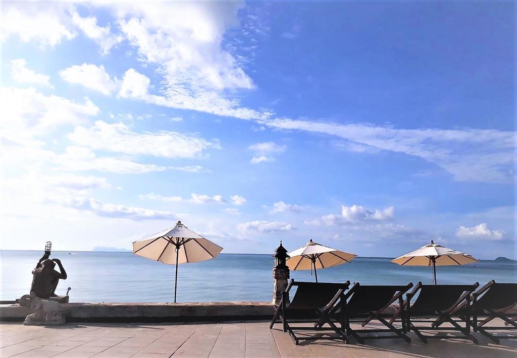 Kanok Buri Resort Lipa Noi Exteriör bild