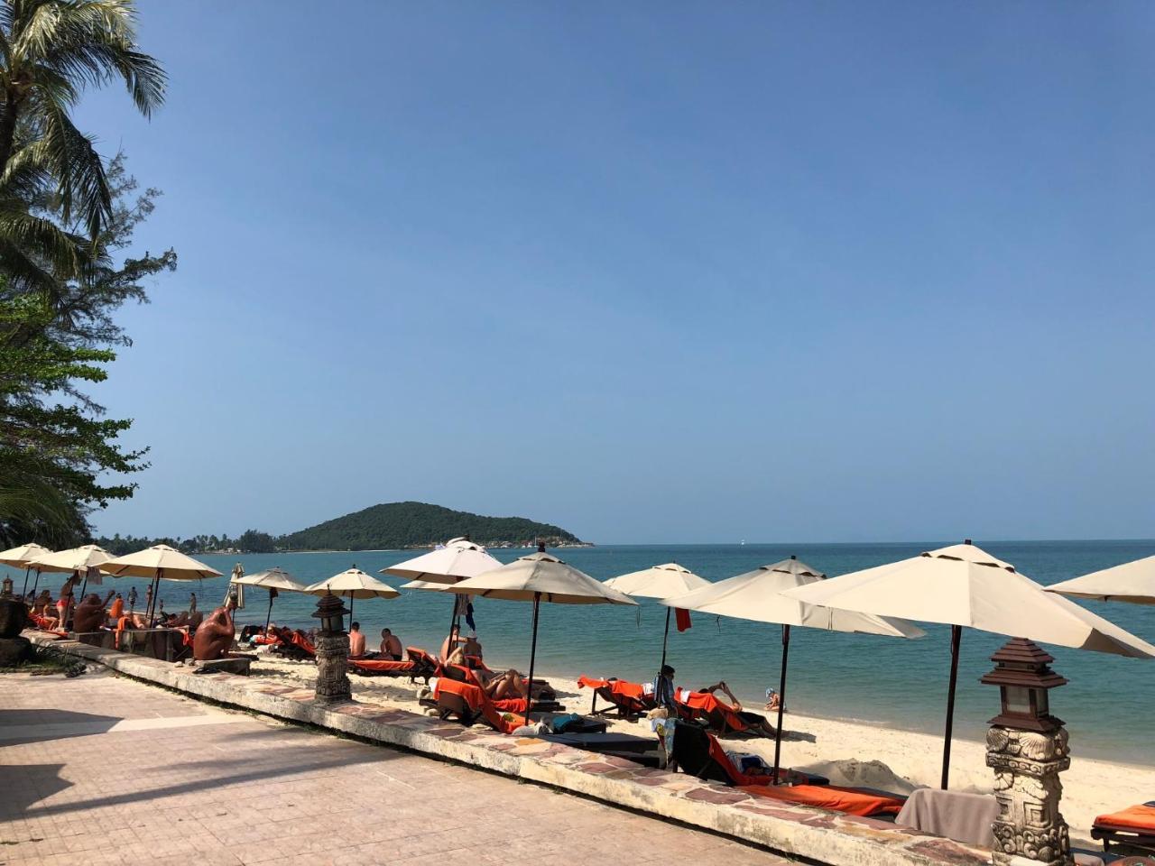Kanok Buri Resort Lipa Noi Exteriör bild