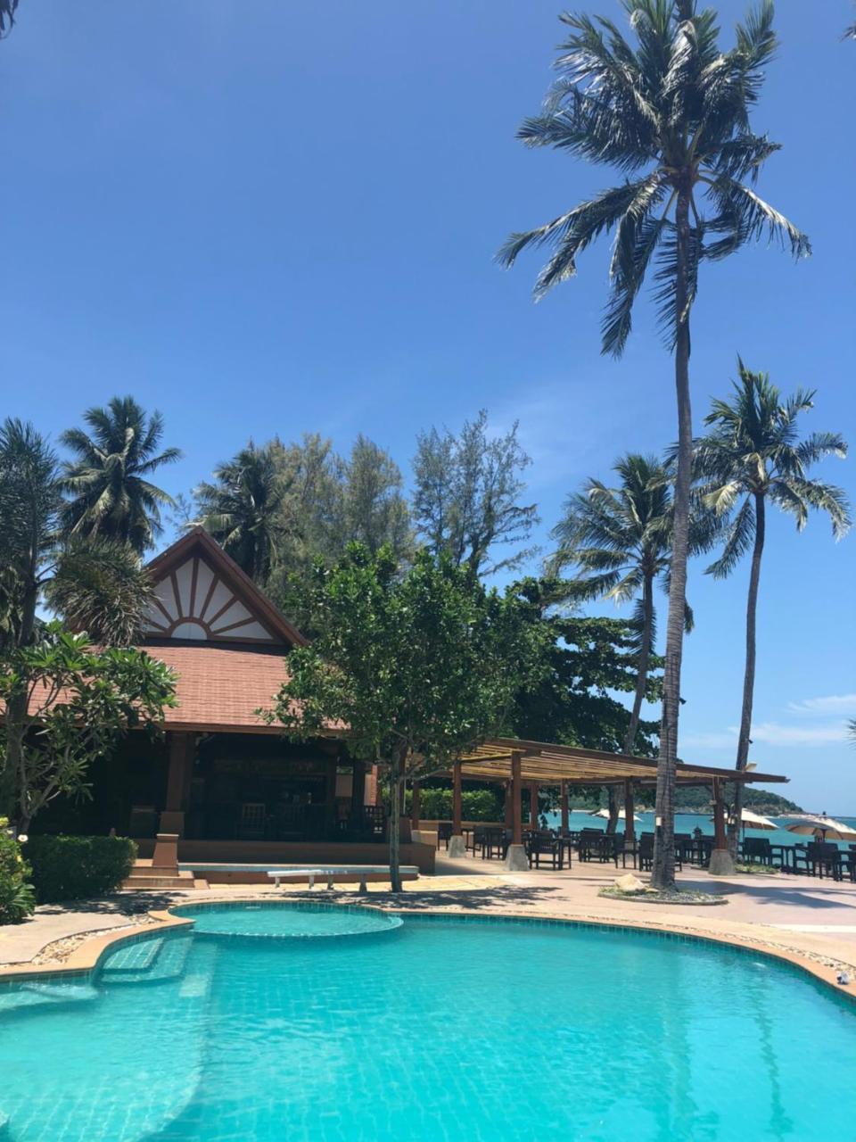 Kanok Buri Resort Lipa Noi Exteriör bild