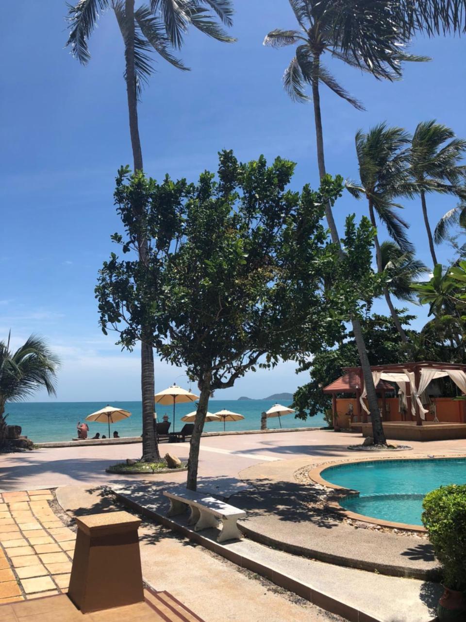 Kanok Buri Resort Lipa Noi Exteriör bild