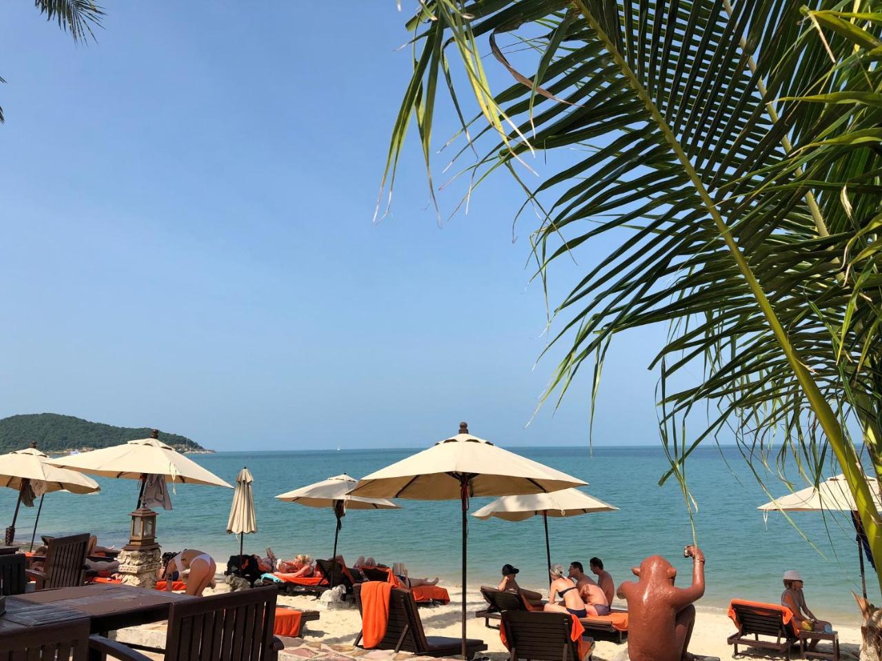 Kanok Buri Resort Lipa Noi Exteriör bild
