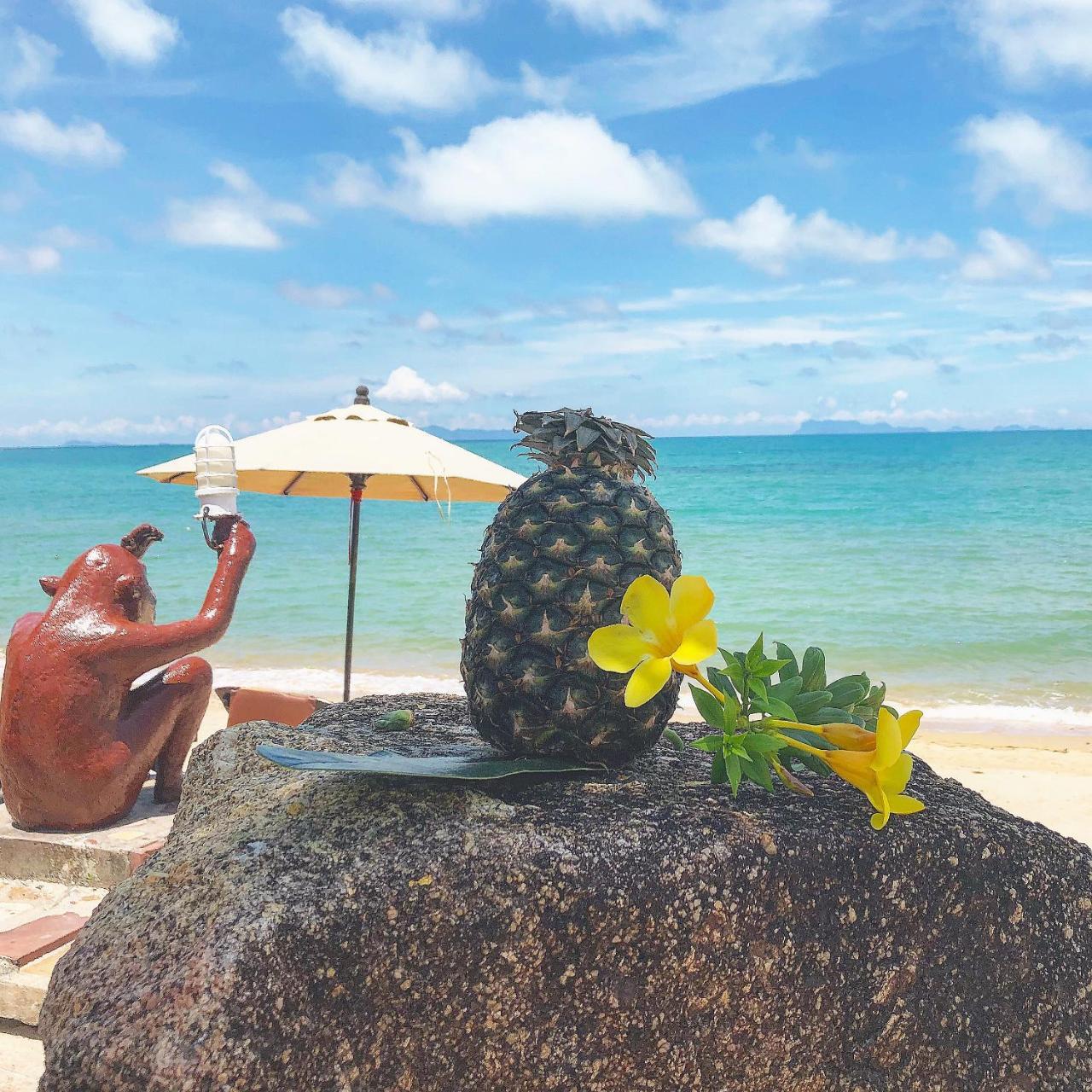 Kanok Buri Resort Lipa Noi Exteriör bild