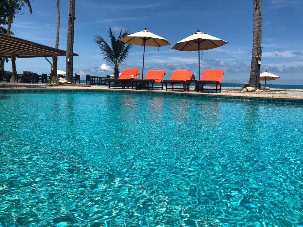 Kanok Buri Resort Lipa Noi Exteriör bild